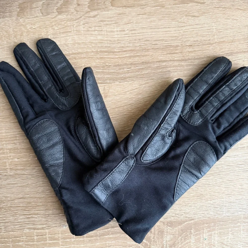 Womens Black Genuine Leather Quilted Scroll Gloves Spandex Palm M/L 56758